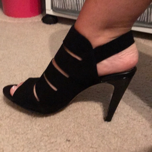 Black strappy heels - Picture 3 of 4
